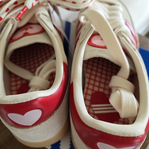 Adidas Womens Heart Handball Spezial Sneakers Size 7.5 NWT KH9044 - Picture 7 of 12